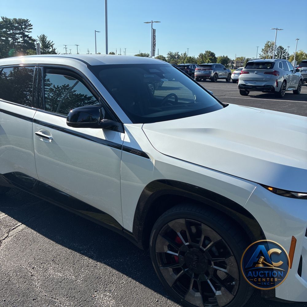 2023 BMW XM Base