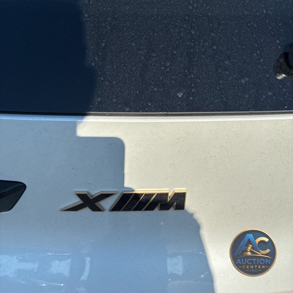 2023 BMW XM Base