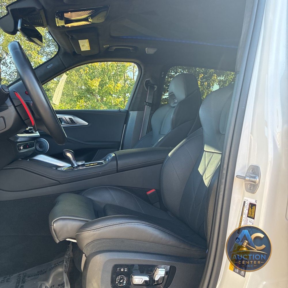 2023 BMW XM Base