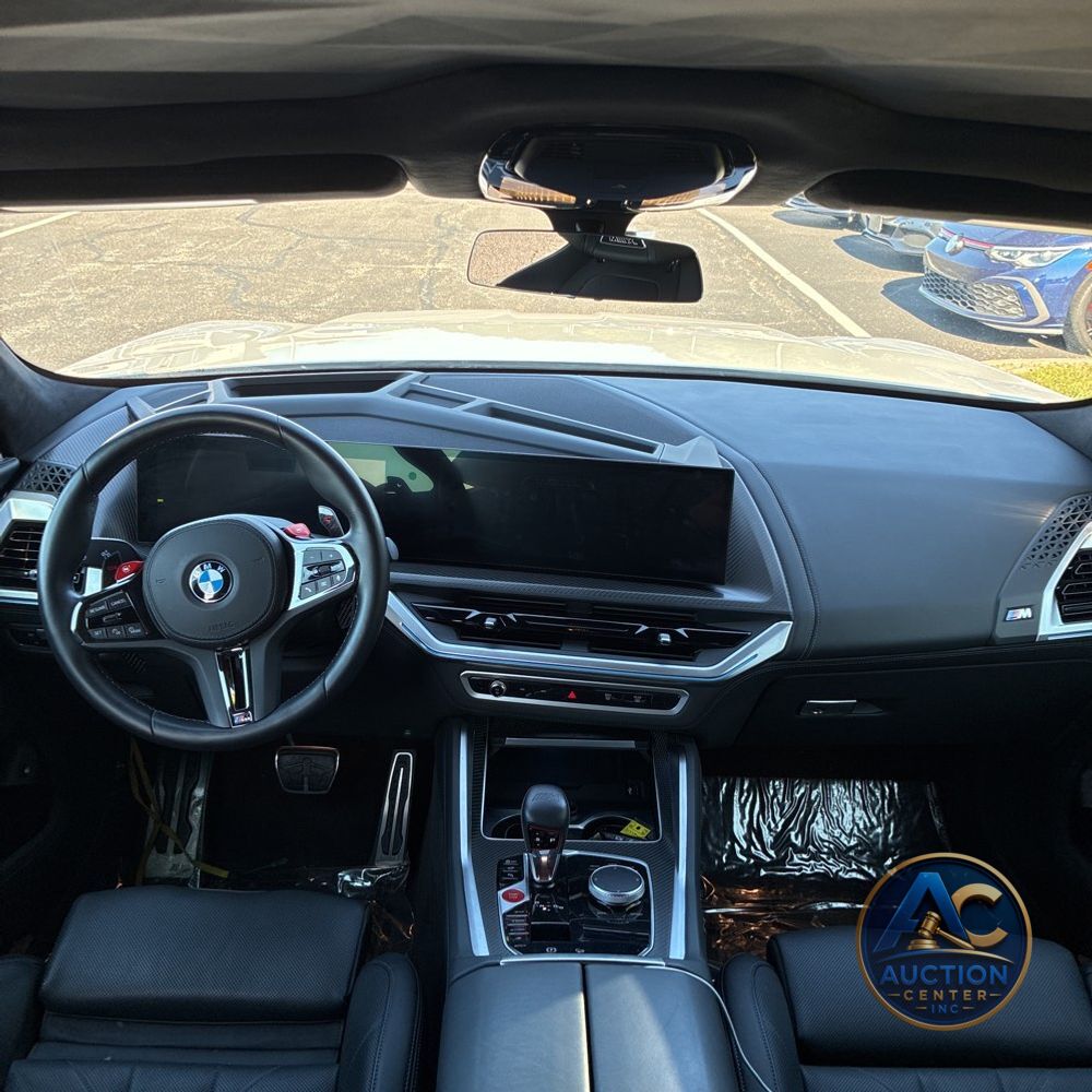 2023 BMW XM Base