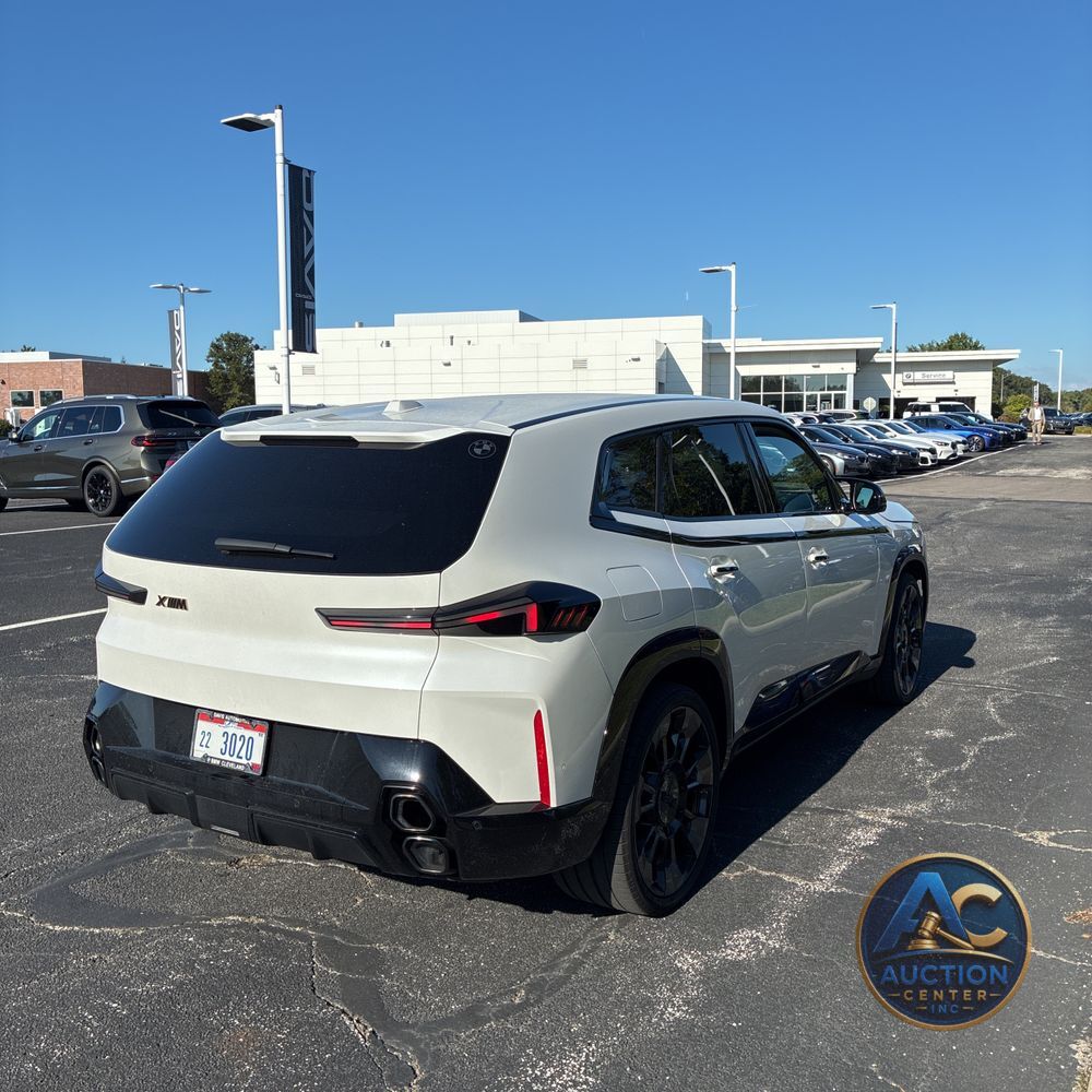 2023 BMW XM Base