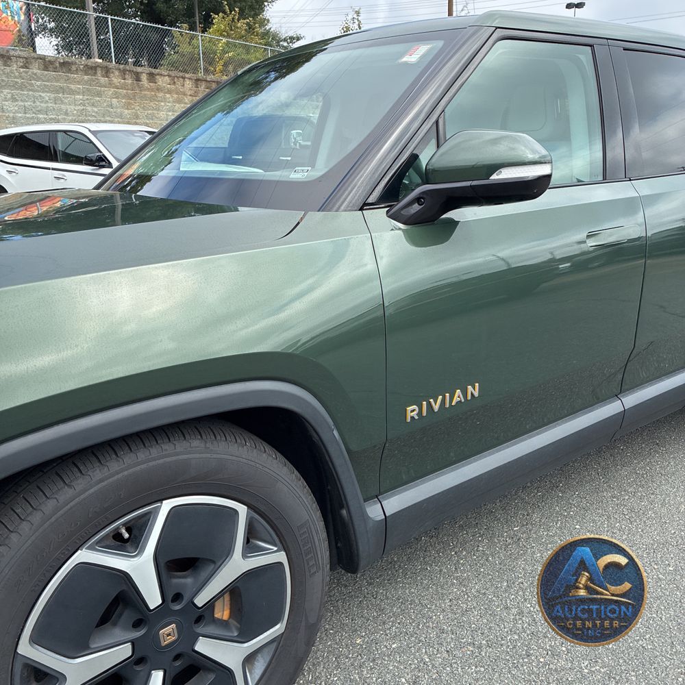 2023 Rivian R1T Adventure Quad-Motor