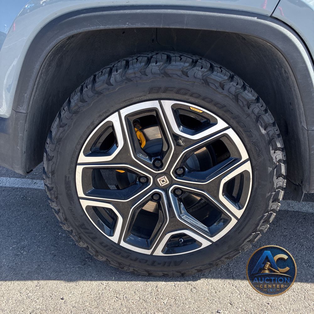 2023 Rivian R1T Adventure Quad-Motor