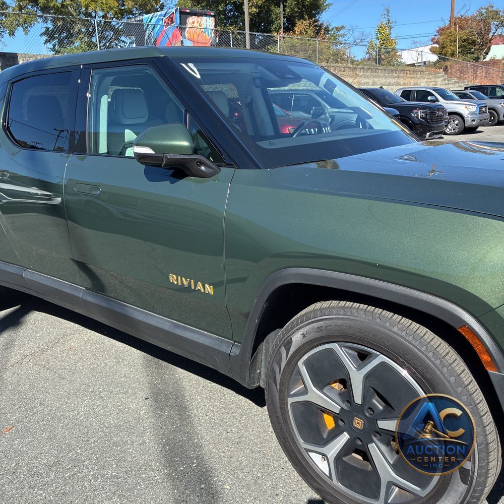 2023 Rivian R1T Adventure Quad-Motor