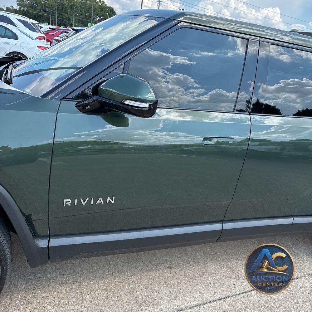 2025 Rivian R1T Adventure Dual-Motor