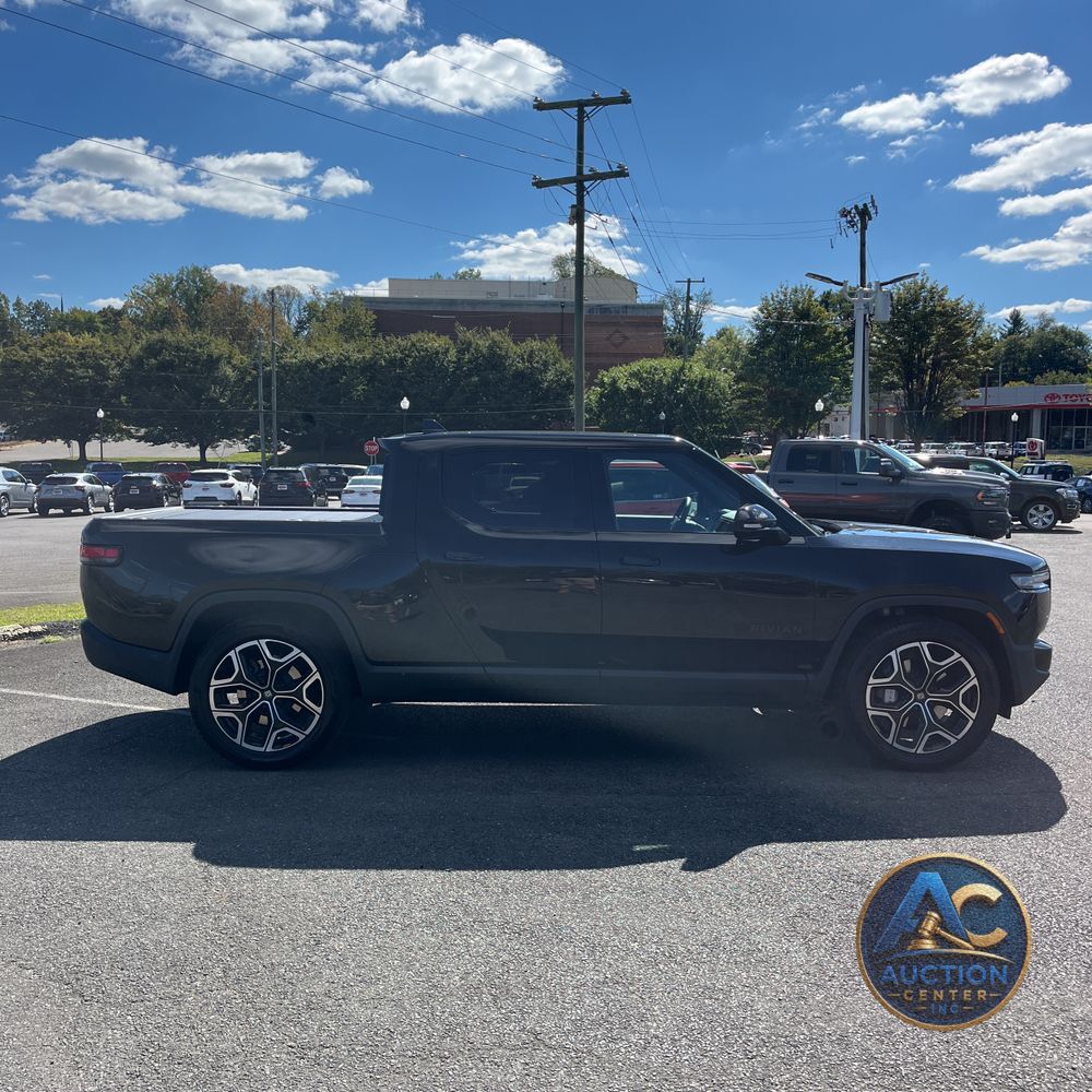 2025 Rivian R1T Adventure Dual-Motor