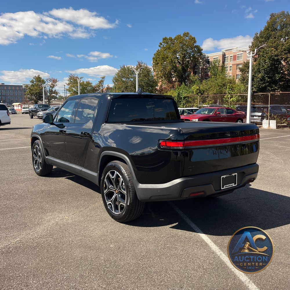 2025 Rivian R1T Adventure Dual-Motor