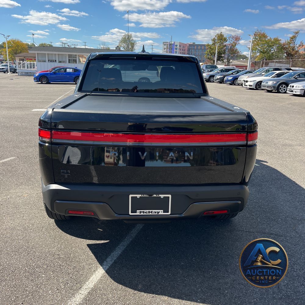 2025 Rivian R1T Adventure Dual-Motor