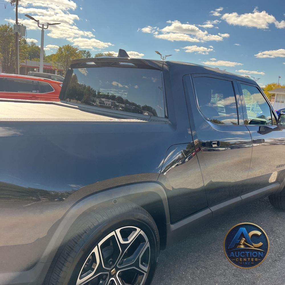 2025 Rivian R1T Adventure Dual-Motor