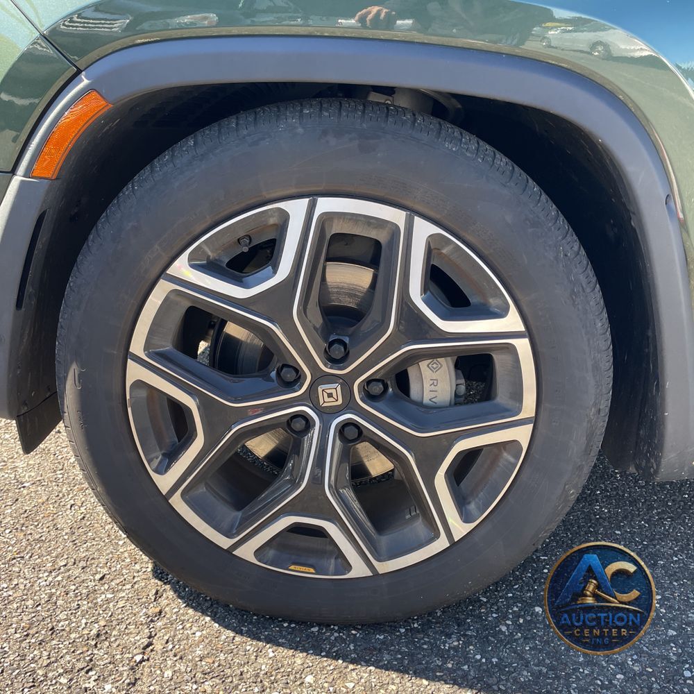 2024 Rivian R1T Adventure Dual-Motor