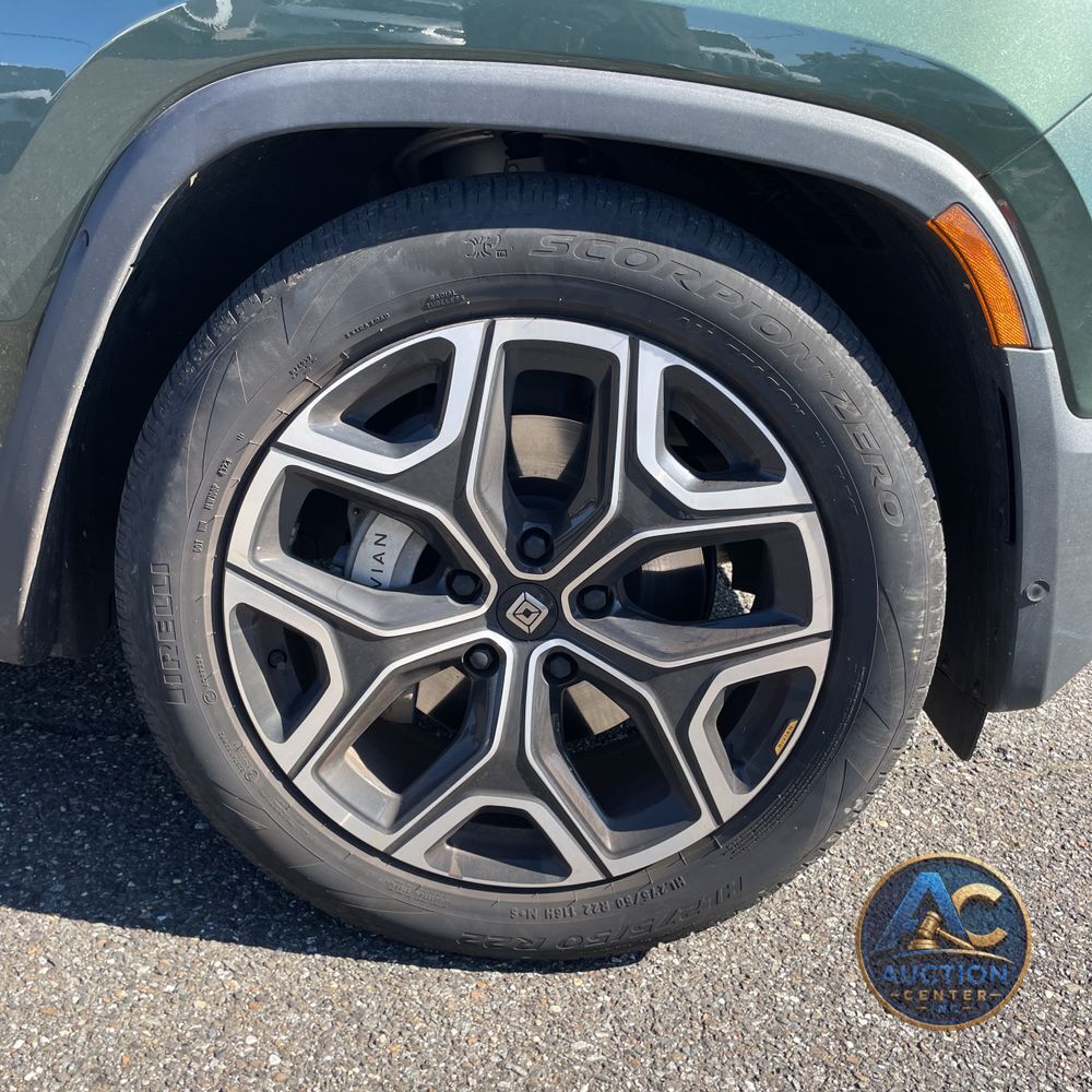 2024 Rivian R1T Adventure Dual-Motor