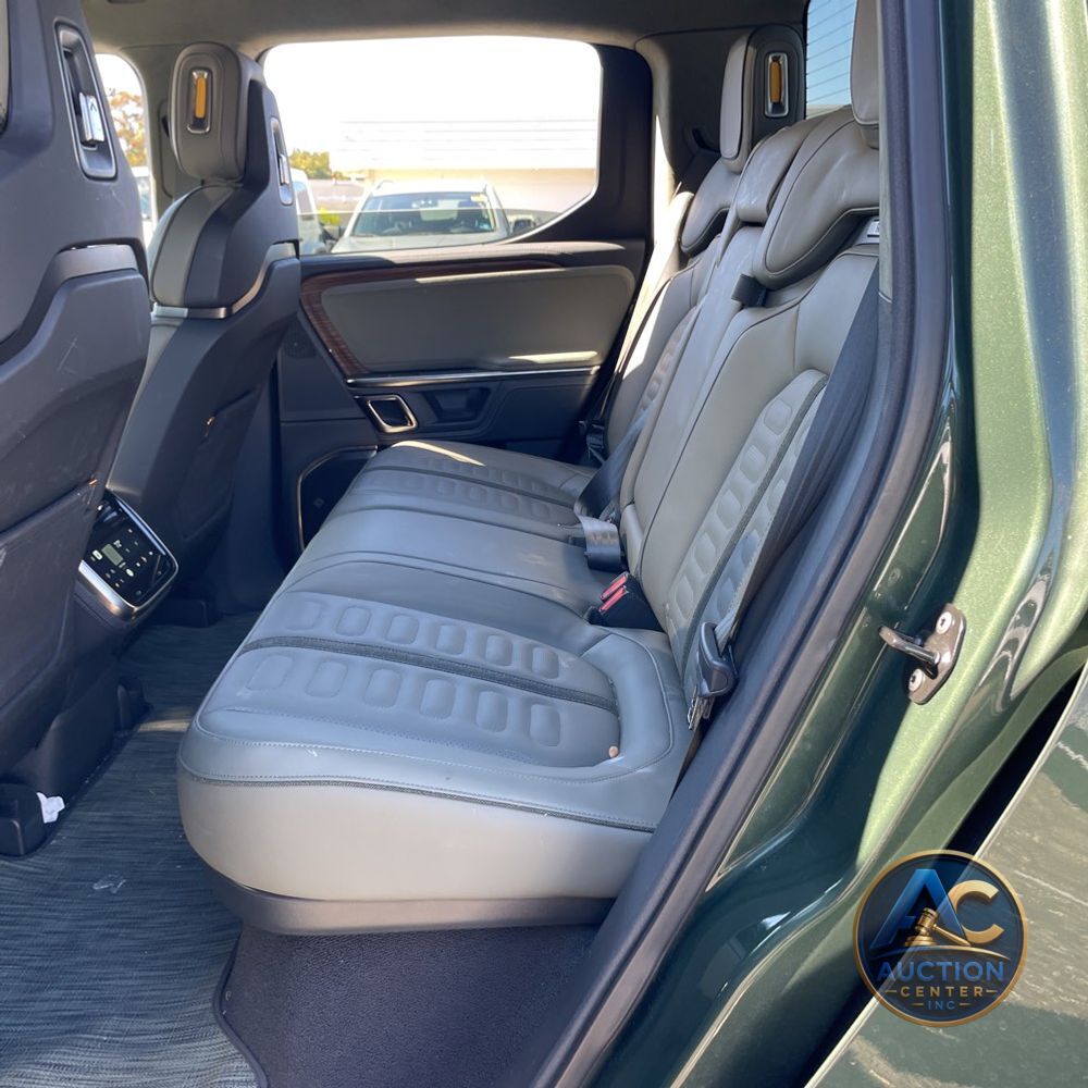 2024 Rivian R1T Adventure Dual-Motor
