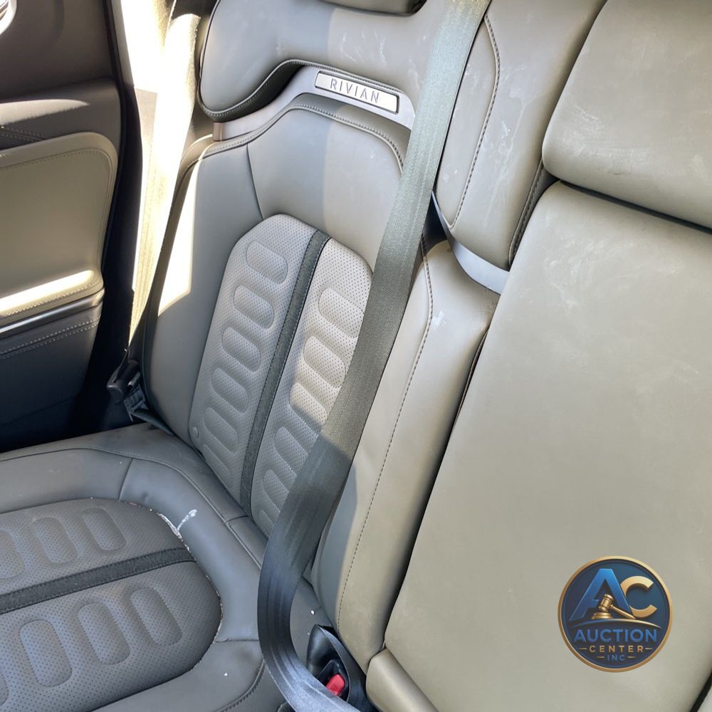2024 Rivian R1T Adventure Dual-Motor