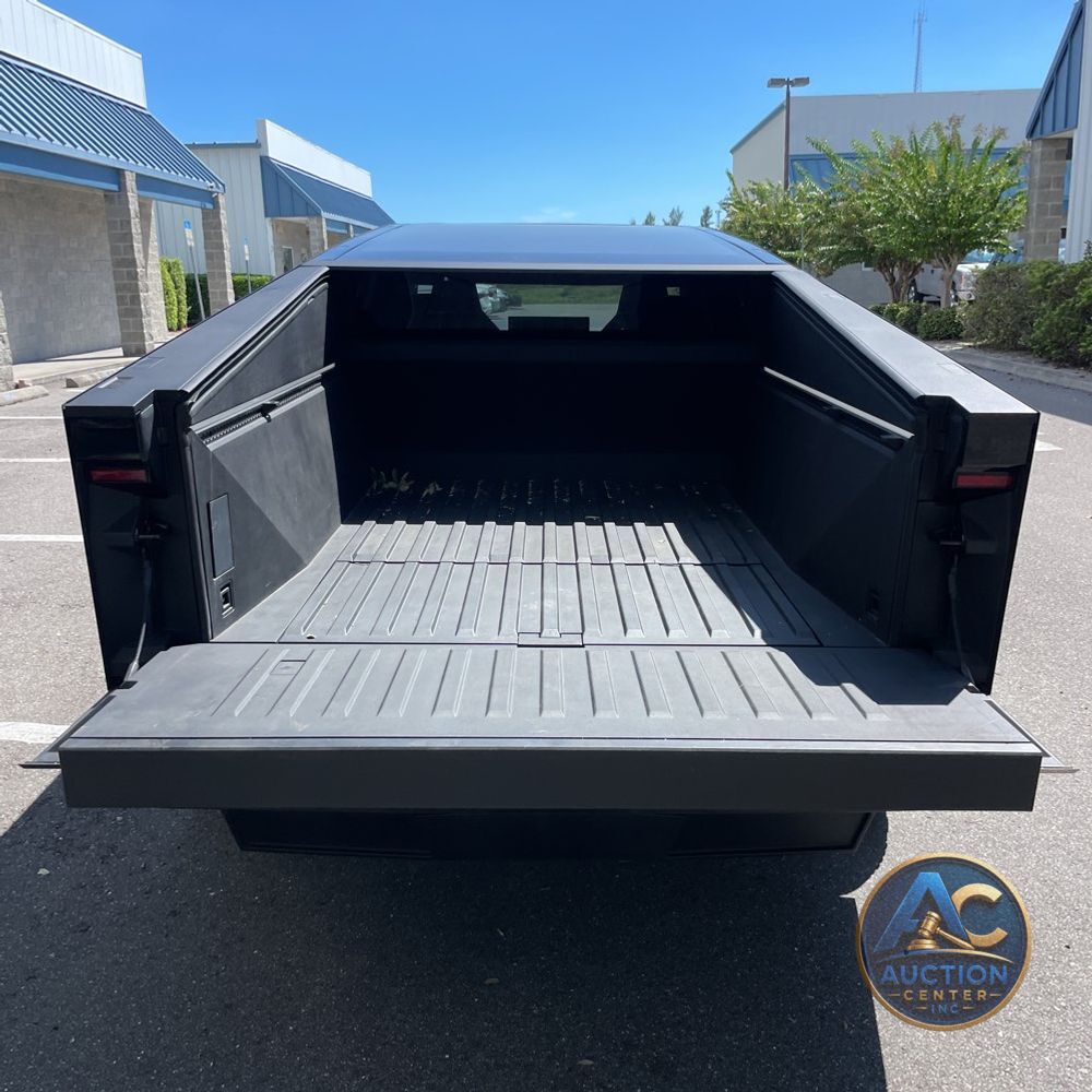 2024 Tesla Cybertruck Base