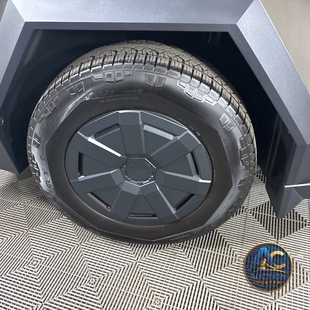 2025 Tesla Cybertruck Base