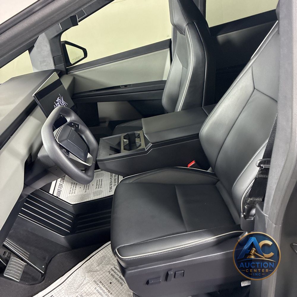 2025 Tesla Cybertruck Base