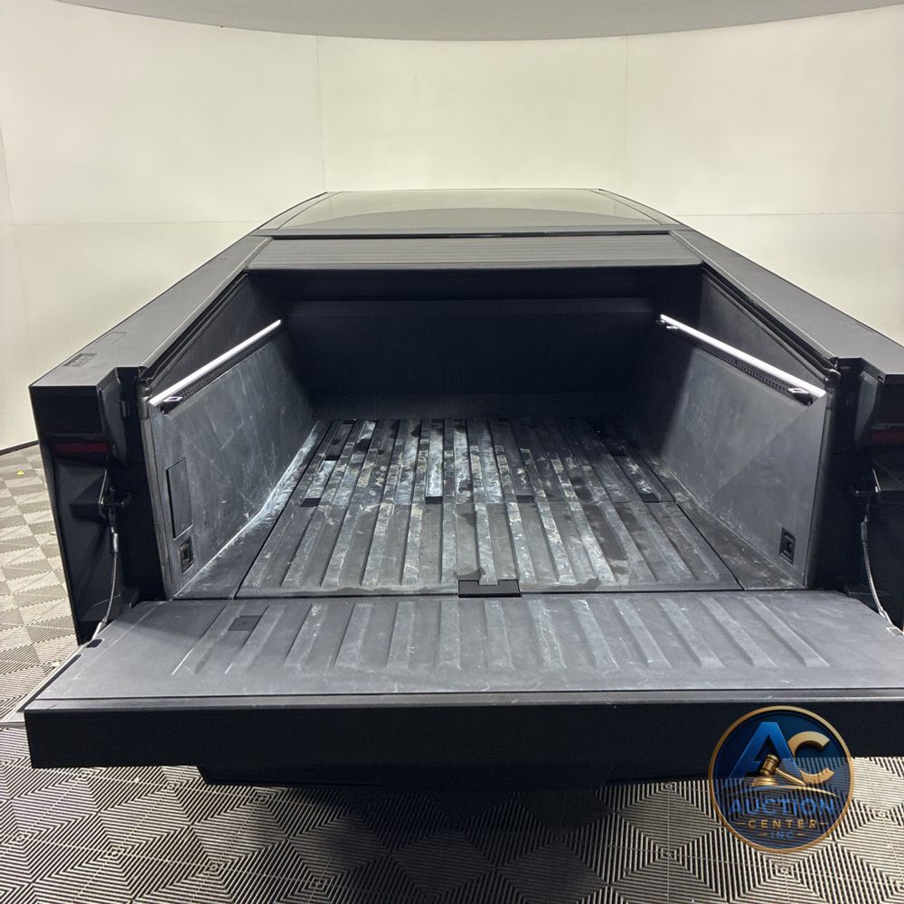 2025 Tesla Cybertruck Base