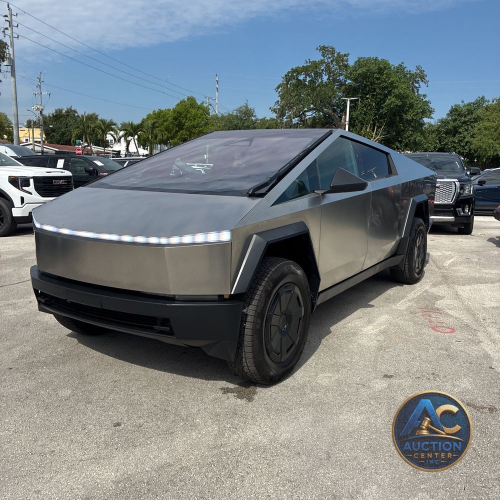 2025 Tesla Cybertruck