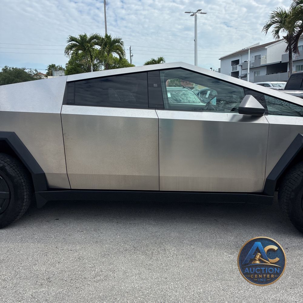 2025 Tesla Cybertruck