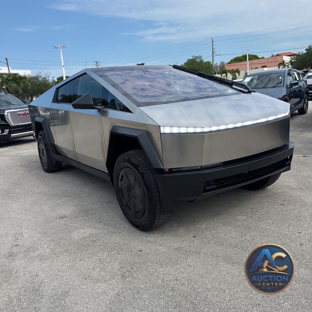2025 Tesla Cybertruck