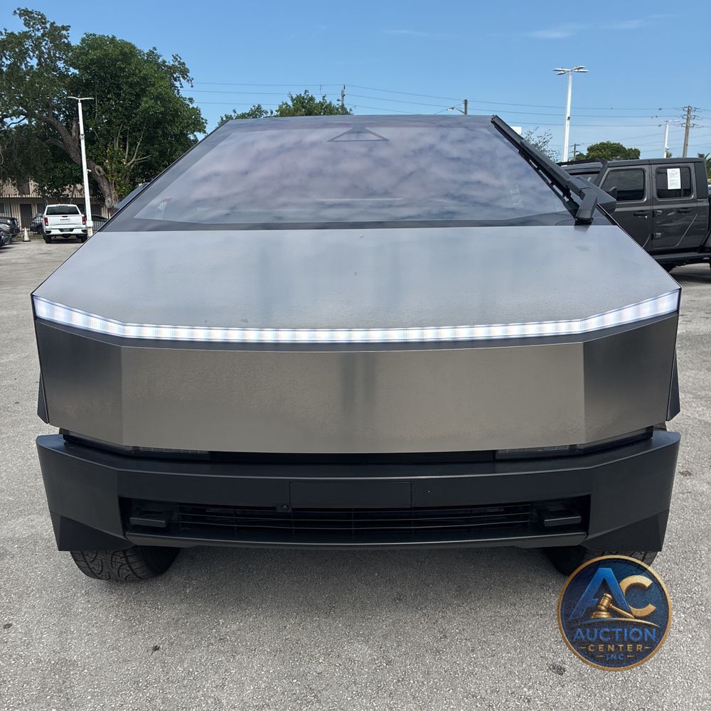 2025 Tesla Cybertruck