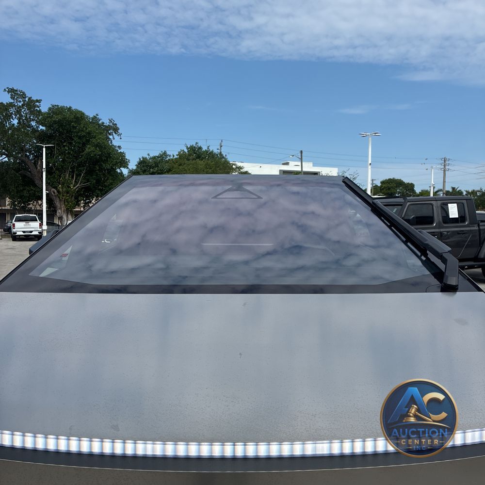 2025 Tesla Cybertruck