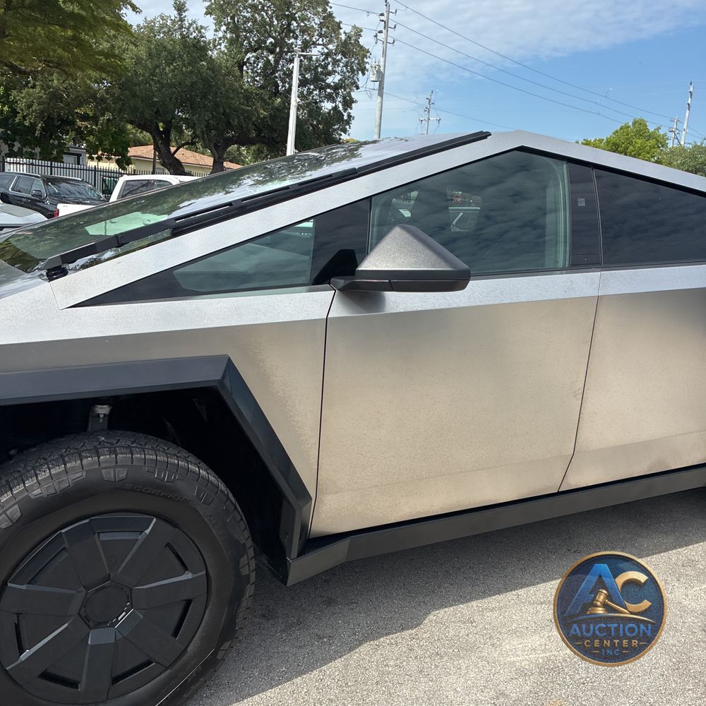 2025 Tesla Cybertruck