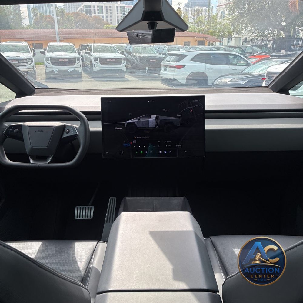 2025 Tesla Cybertruck