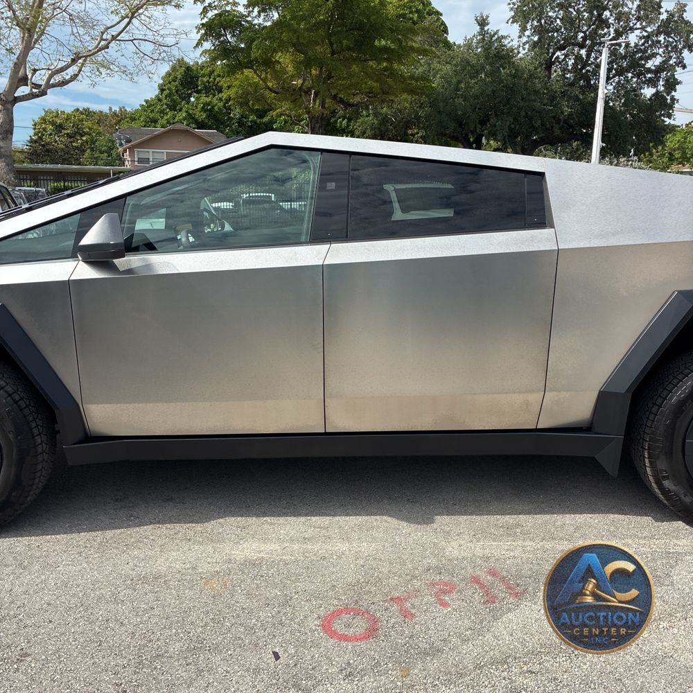 2025 Tesla Cybertruck