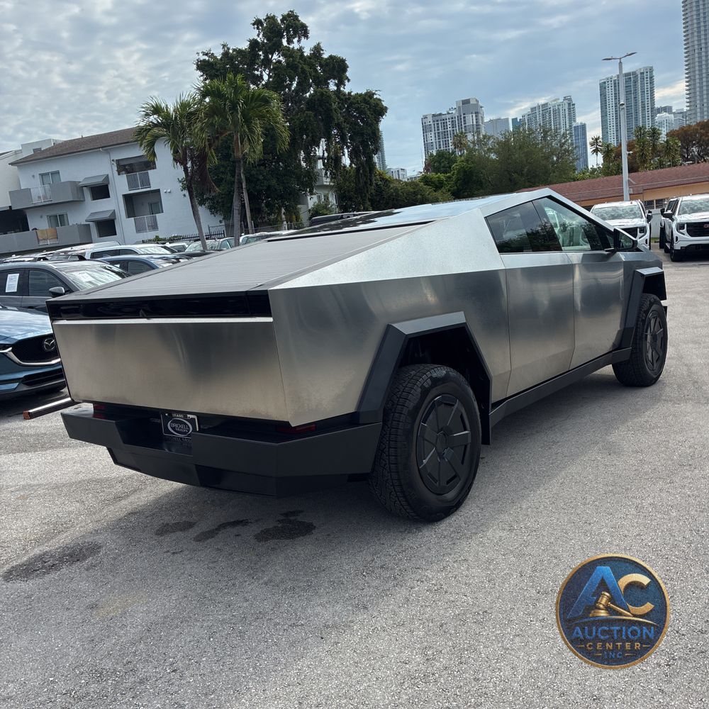 2025 Tesla Cybertruck