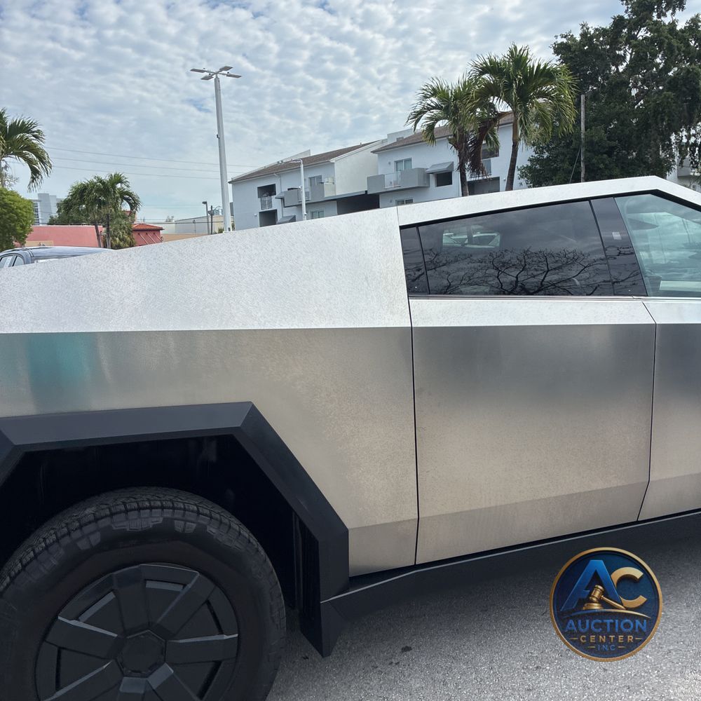 2025 Tesla Cybertruck