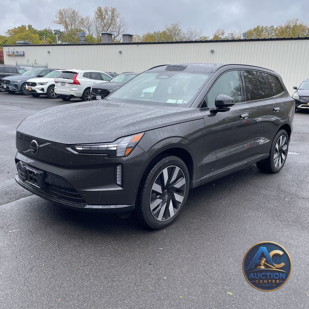 2025 Volvo EX90 Plus
