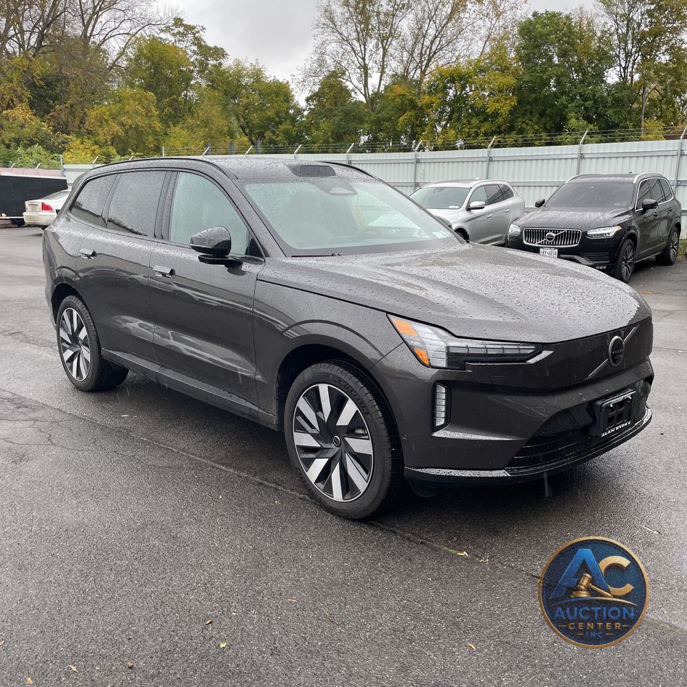 2025 Volvo EX90 Plus