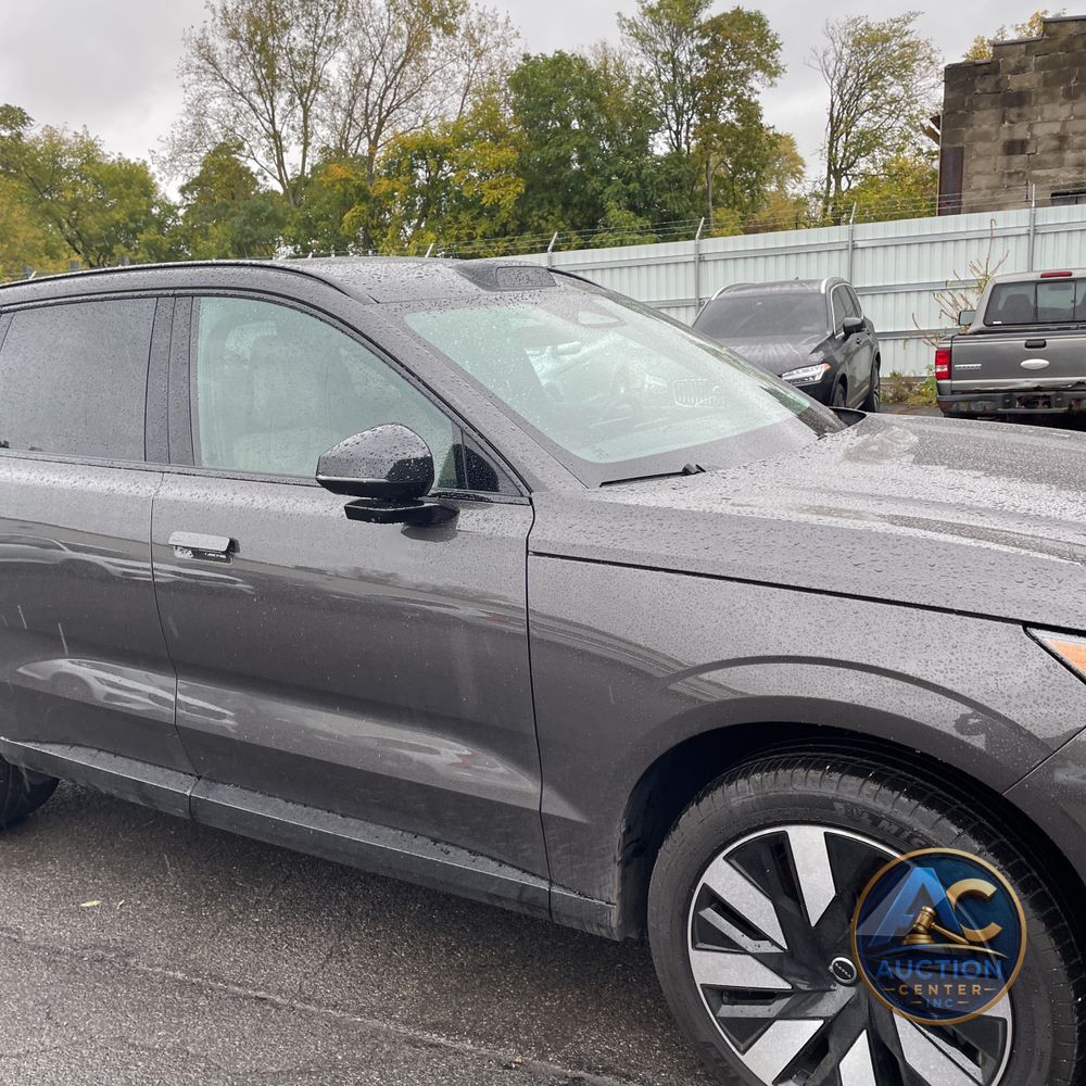 2025 Volvo EX90 Plus
