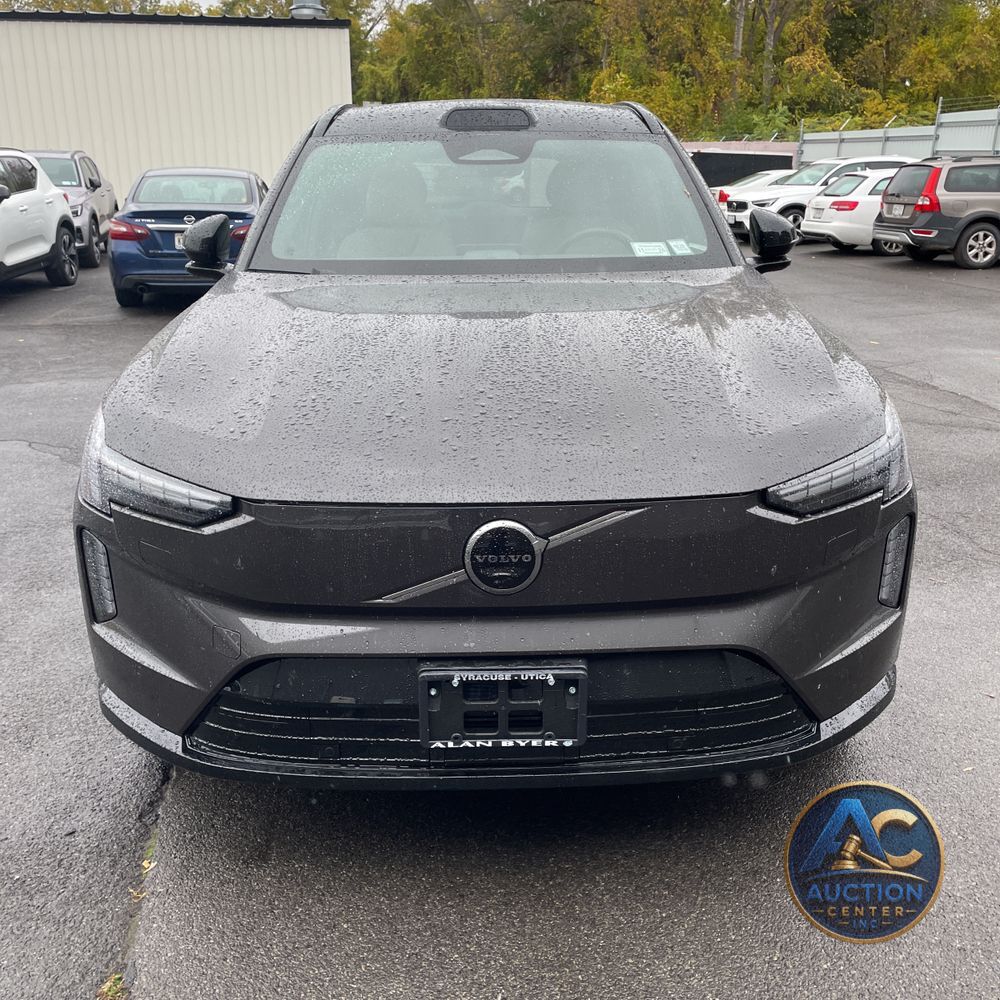 2025 Volvo EX90 Plus