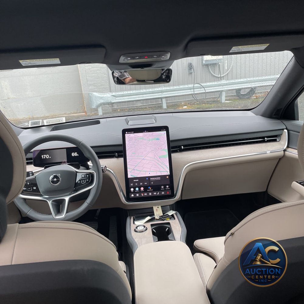 2025 Volvo EX90 Plus