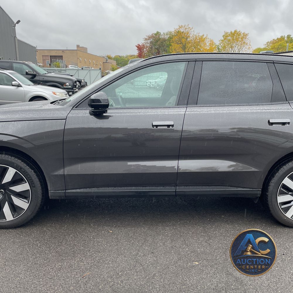 2025 Volvo EX90 Plus