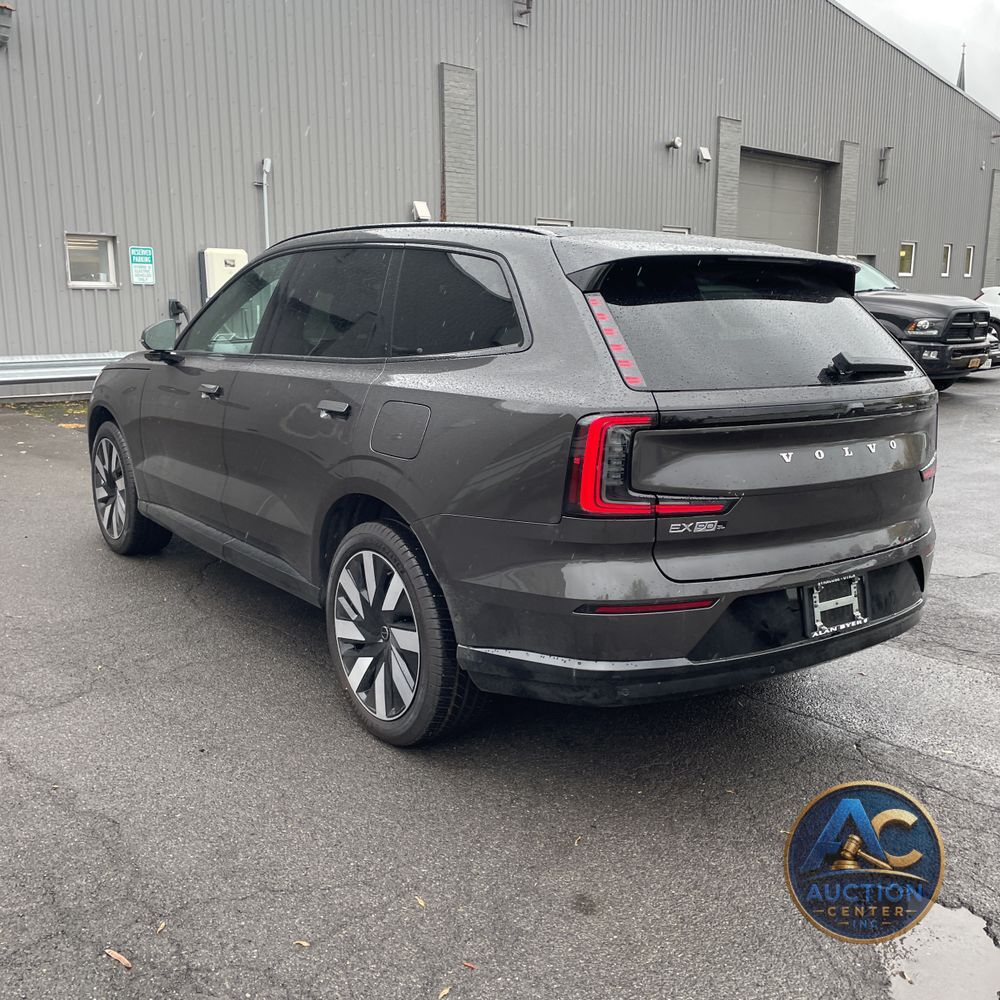 2025 Volvo EX90 Plus