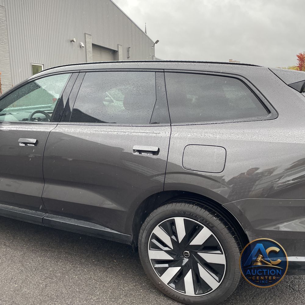 2025 Volvo EX90 Plus