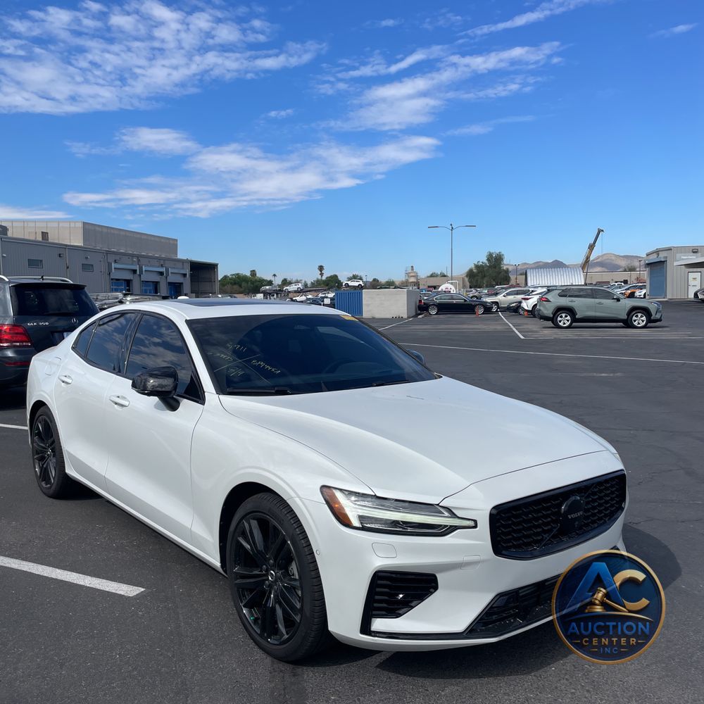 2024 Volvo S60 T8 - Ultimate PHEV