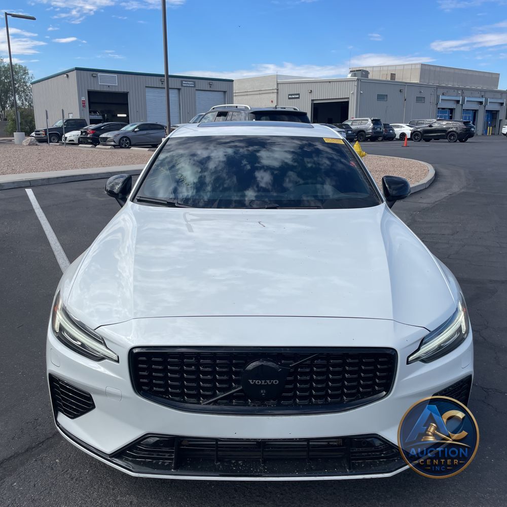 2024 Volvo S60 T8 - Ultimate PHEV