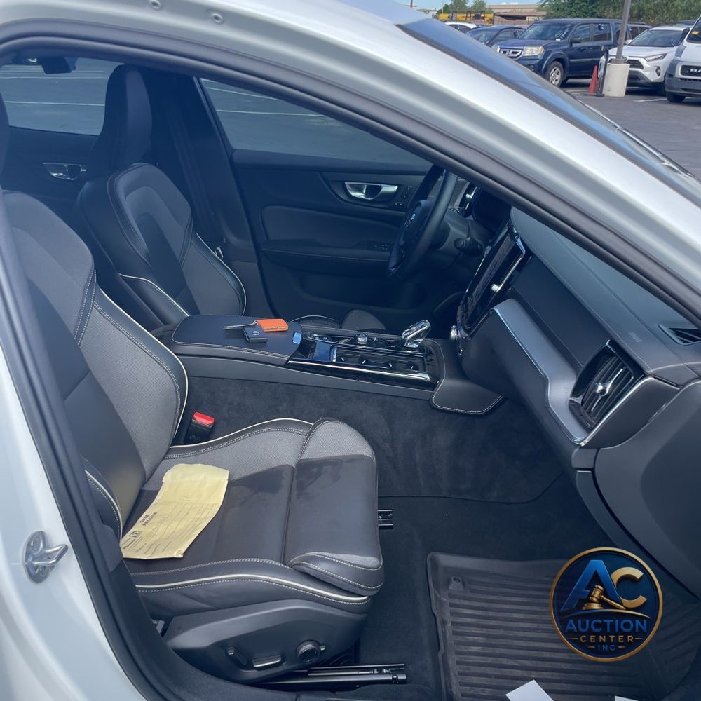 2024 Volvo S60 T8 - Ultimate PHEV