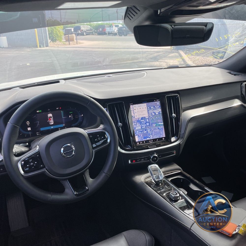 2024 Volvo S60 T8 - Ultimate PHEV