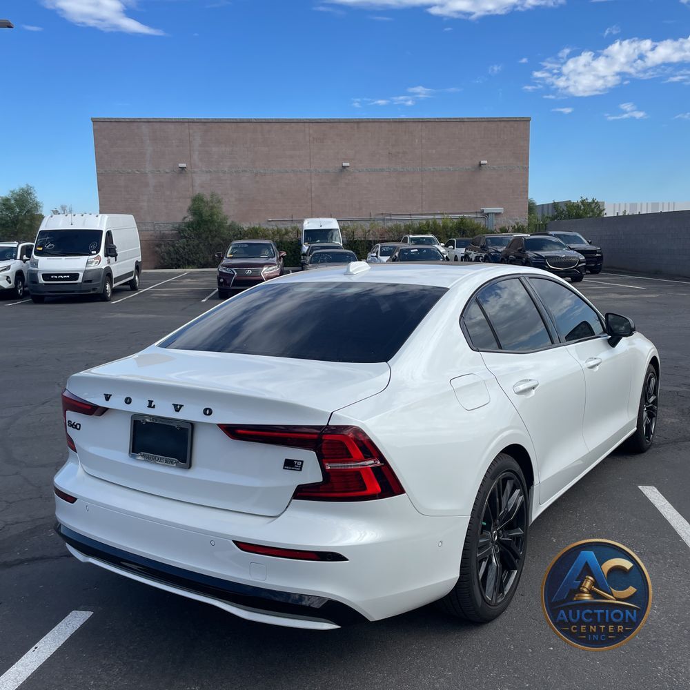 2024 Volvo S60 T8 - Ultimate PHEV
