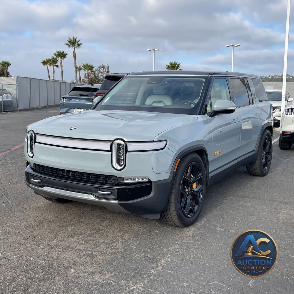 2023 Rivian R1S Adventure Quad-Motor