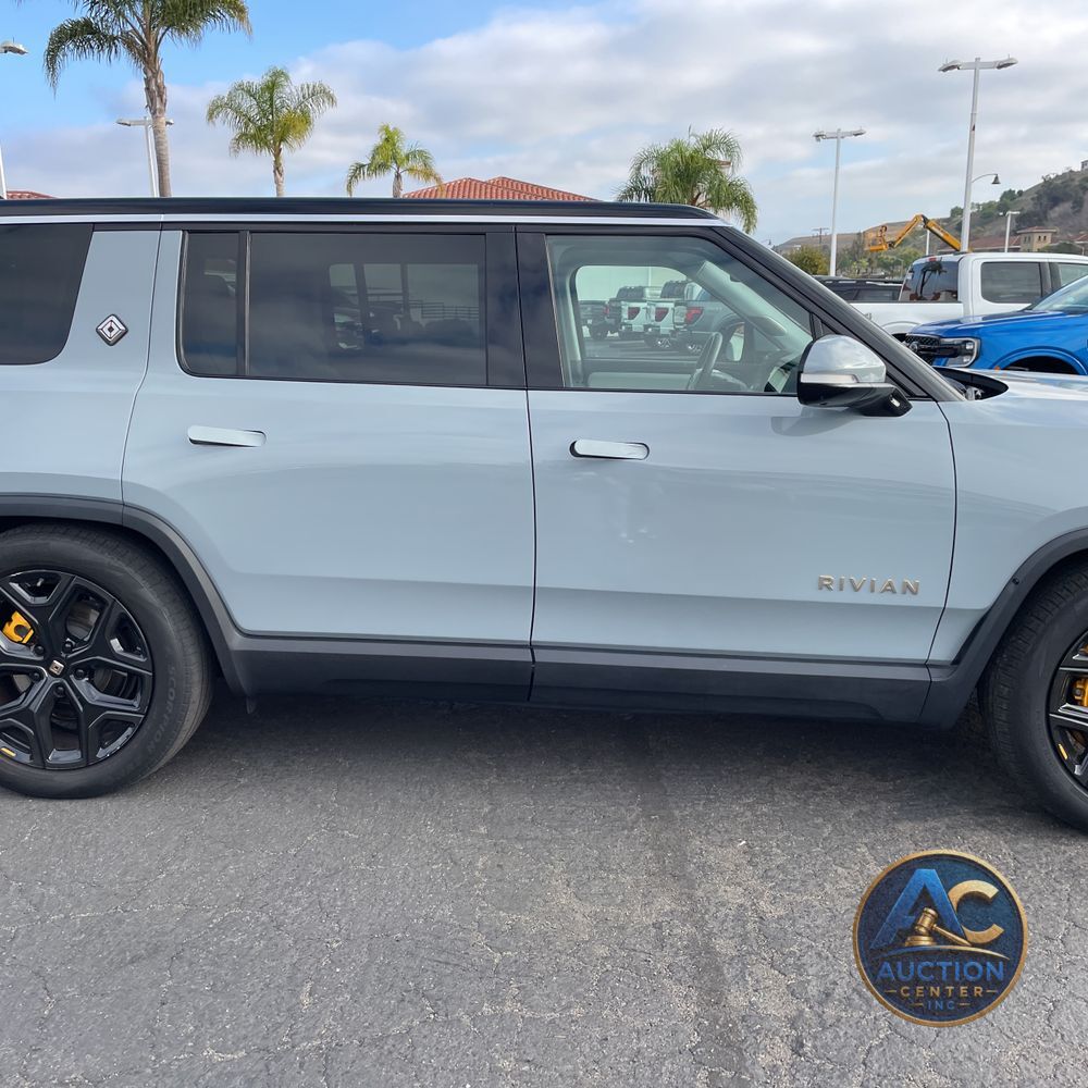 2023 Rivian R1S Adventure Quad-Motor