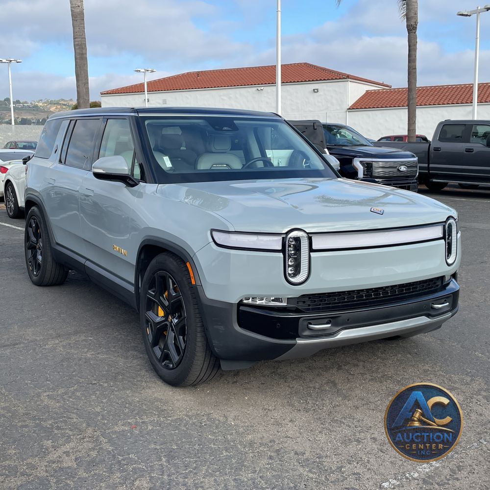 2023 Rivian R1S Adventure Quad-Motor