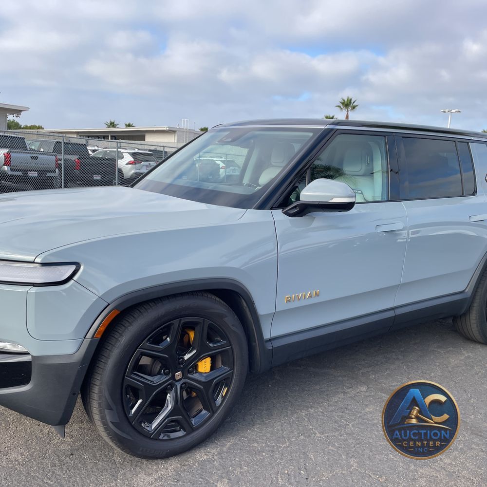 2023 Rivian R1S Adventure Quad-Motor