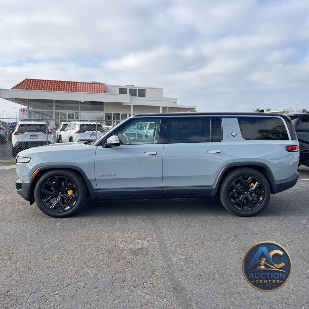 2023 Rivian R1S Adventure Quad-Motor