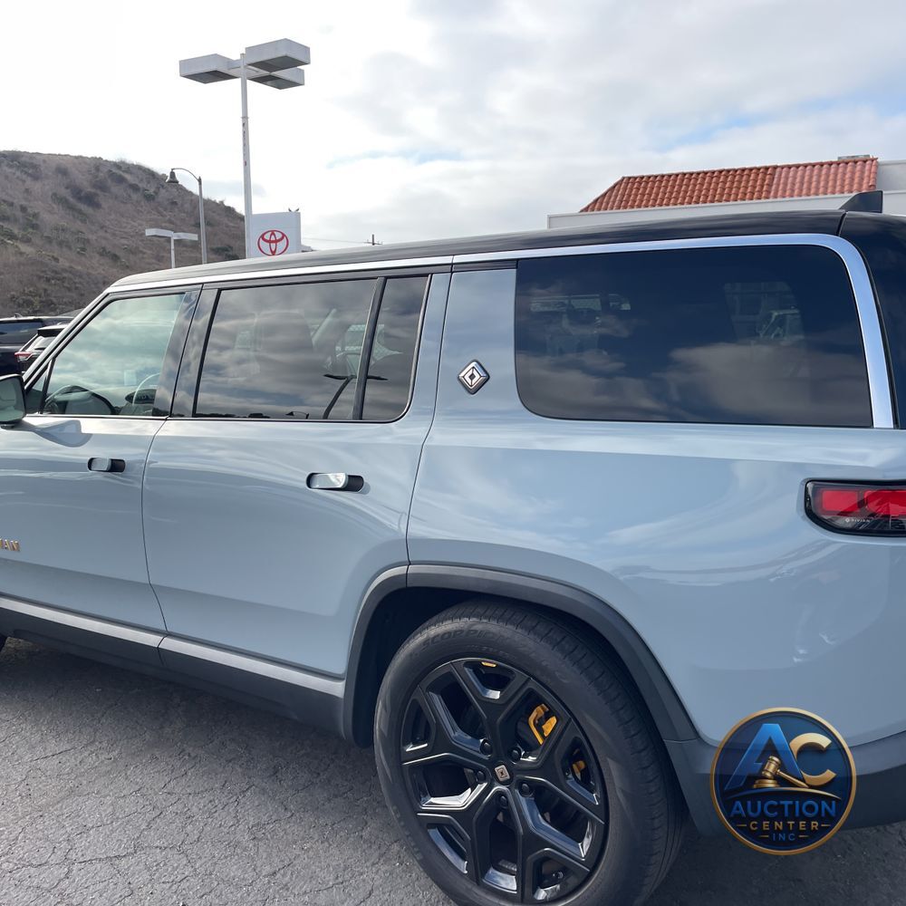 2023 Rivian R1S Adventure Quad-Motor